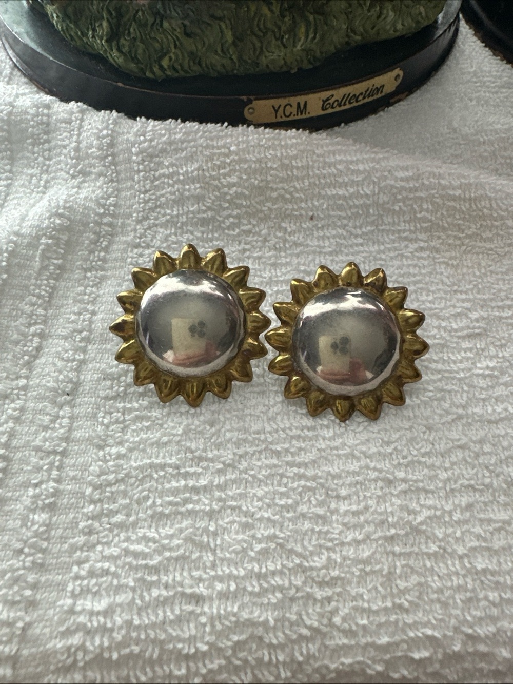 Gold and Sterling silver 925 Sunburst Clip-On Earrings - Picture 2 of 6